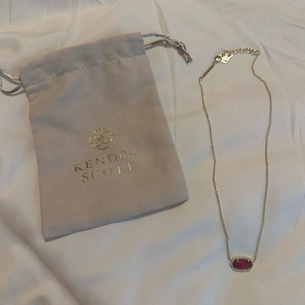 Elisa Gold Pendant Necklace